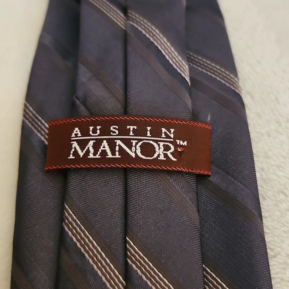 3/$30 Vtg AUSTIN MANOR 1980s Dark Gray Striped Slim Clip-on Tie